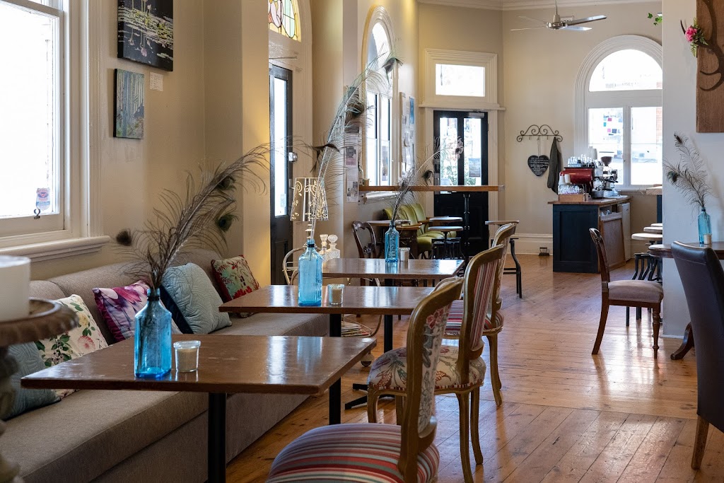 Alexandra Hotel | restaurant | 64 Grant St, Alexandra VIC 3714, Australia | 0357721014 OR +61 3 5772 1014