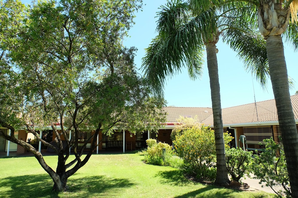 Cooee Lodge Hostel |  | Townsend Dr, Gilgandra NSW 2827, Australia | 0268178744 OR +61 2 6817 8744