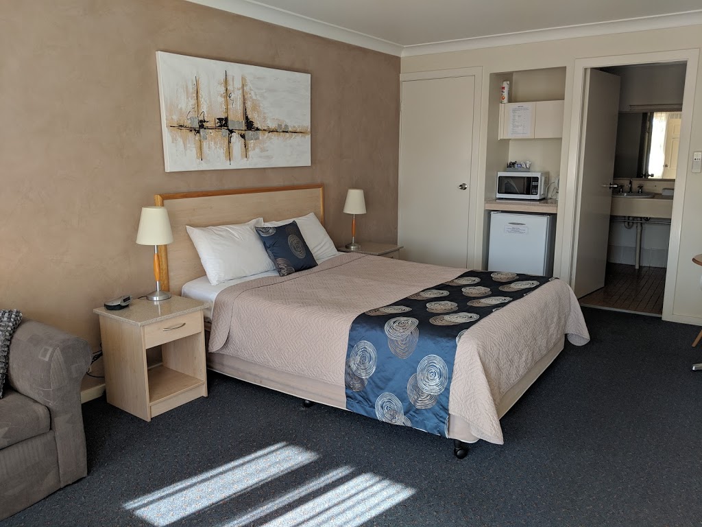 Golf Links Motel | lodging | 260 Bridge St, Tamworth NSW 2340, Australia | 0267620505 OR +61 2 6762 0505
