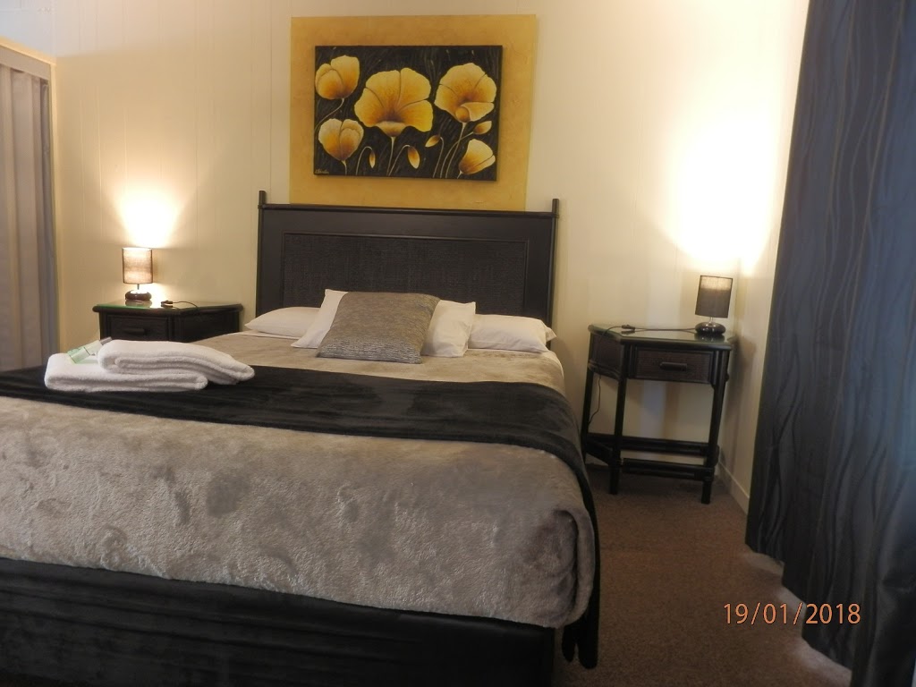 Flying Spur Motel | 277 Taylor St, Wilsonton QLD 4350, Australia | Phone: (07) 4549 6125