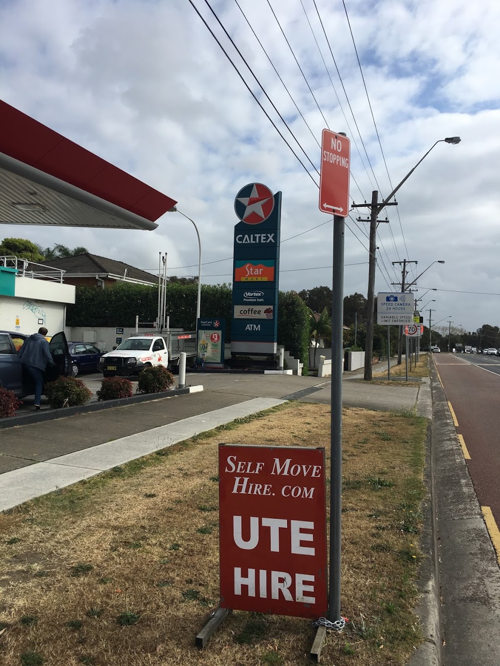 SELF MOVE HIRE - CALTEX - NARRABEEN | car rental | 1509 Pittwater Rd, North Narrabeen NSW 2101, Australia | 1300826883 OR +61 1300 826 883