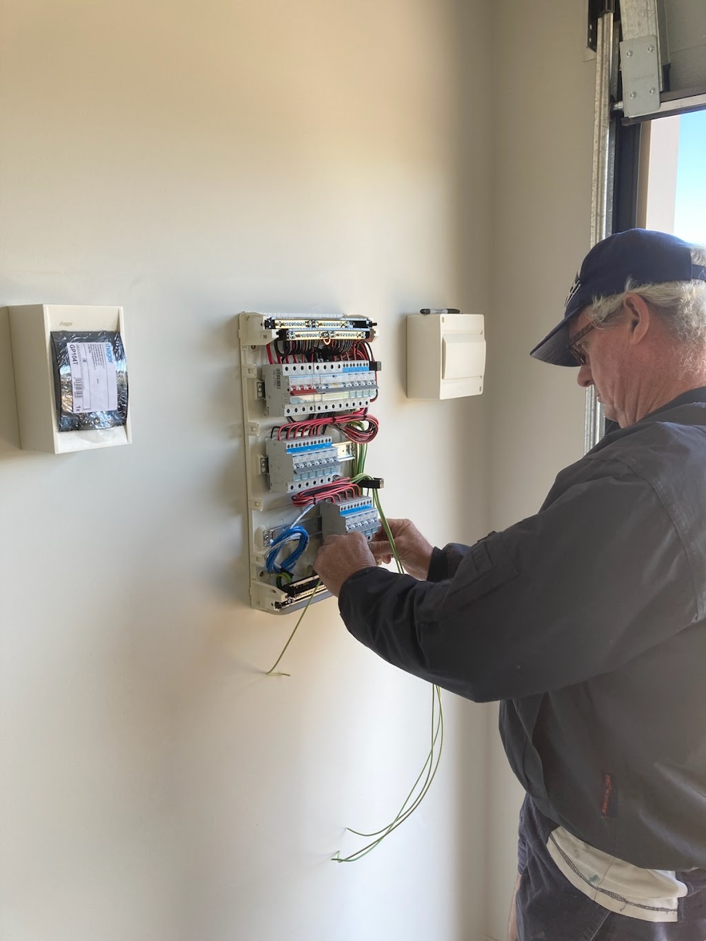 Karalee Electrical Contracting | Unit 4/84A Junction Rd, Karalee QLD 4306, Australia | Phone: 0418 731 662