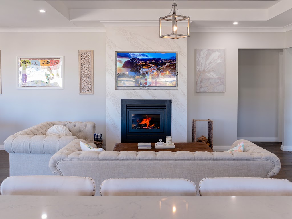 Huntlee House | 148 Triton Bvd, North Rothbury NSW 2335, Australia | Phone: 0451 349 958