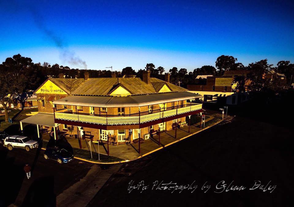 Royal Hotel Woodstock | lodging | 33 Parkes St, Woodstock NSW 2793, Australia | 0263450262 OR +61 2 6345 0262