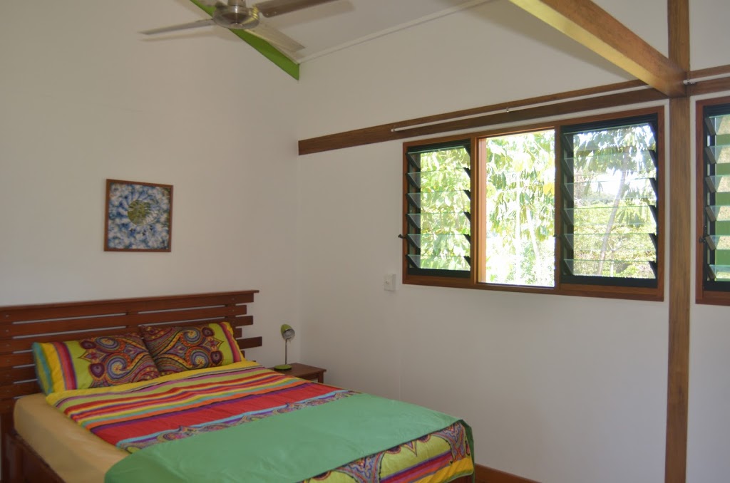inthetropics | lodging | 3 Whyanbeel Rd, Whyanbeel QLD 4873, Australia | 0740988210 OR +61 7 4098 8210