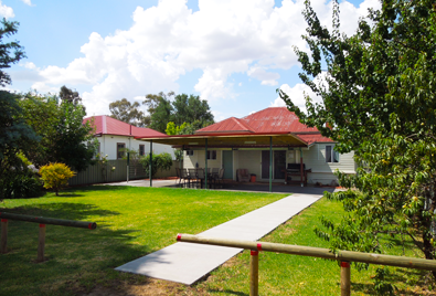 Woodies Cottage | 56 MacKay St, Cootamundra NSW 2590, Australia | Phone: 0419 234 417