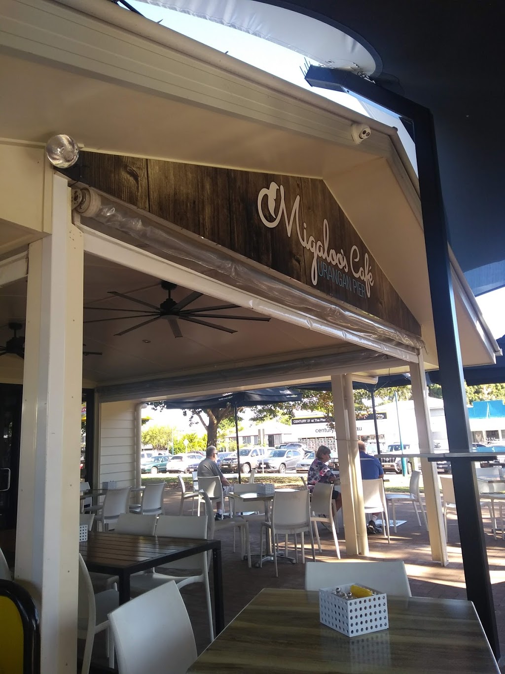 Migaloos Cafe | cafe | 1 Pilot St, Urangan QLD 4655, Australia | 0741289479 OR +61 7 4128 9479