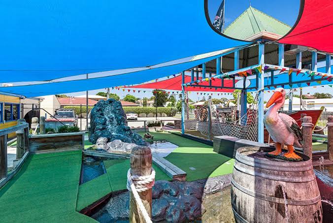 Rosbud Minigolf and bowling alley | 1223 Point Nepean Rd, Rosebud VIC 3939, Australia | Phone: (03) 5912 2444