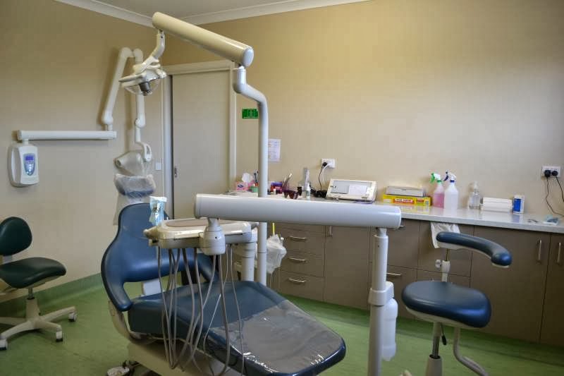 Manor Lakes Dental Centre | dentist | 15 Manor Lakes Blvd, Wyndham Vale VIC 3024, Australia | 0397424533 OR +61 3 9742 4533