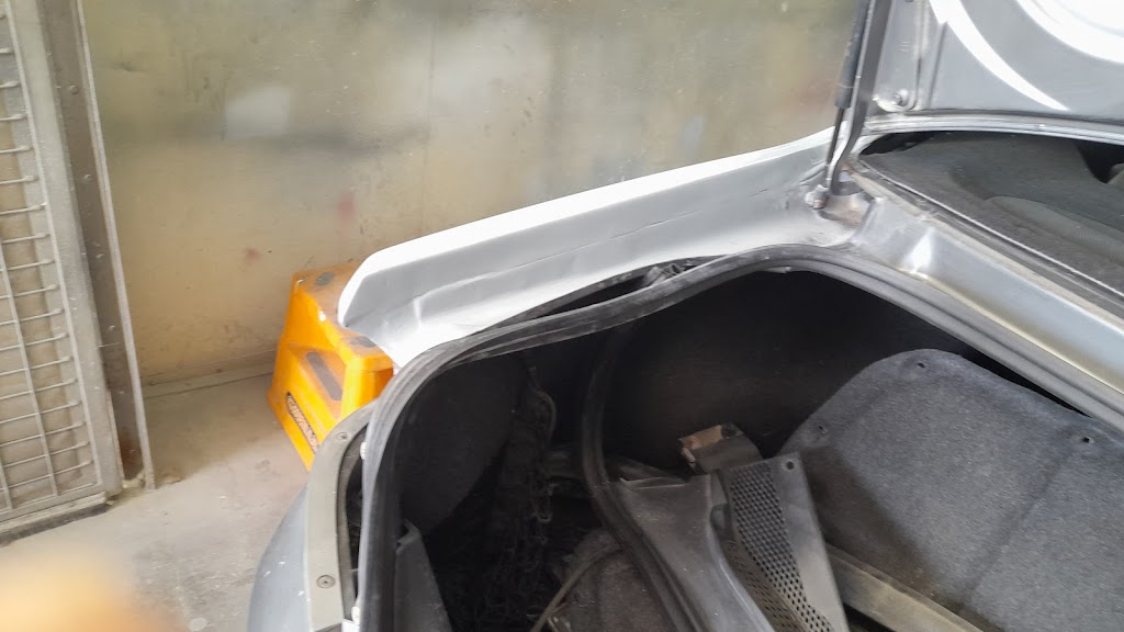 Kanwal Smash Repairs | Factory 15/14-16 Arizona Rd, Charmhaven NSW 2263, Australia | Phone: (02) 4392 2723