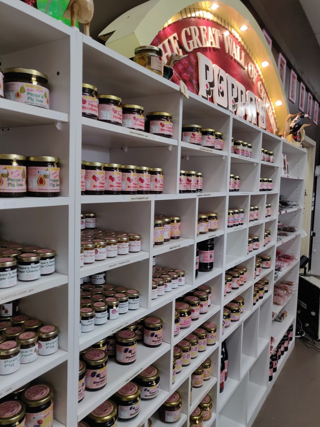 Poppas Fudge & Jam Factory | store | 21 Lovell St, Young NSW 2594, Australia | 0263825854 OR +61 2 6382 5854