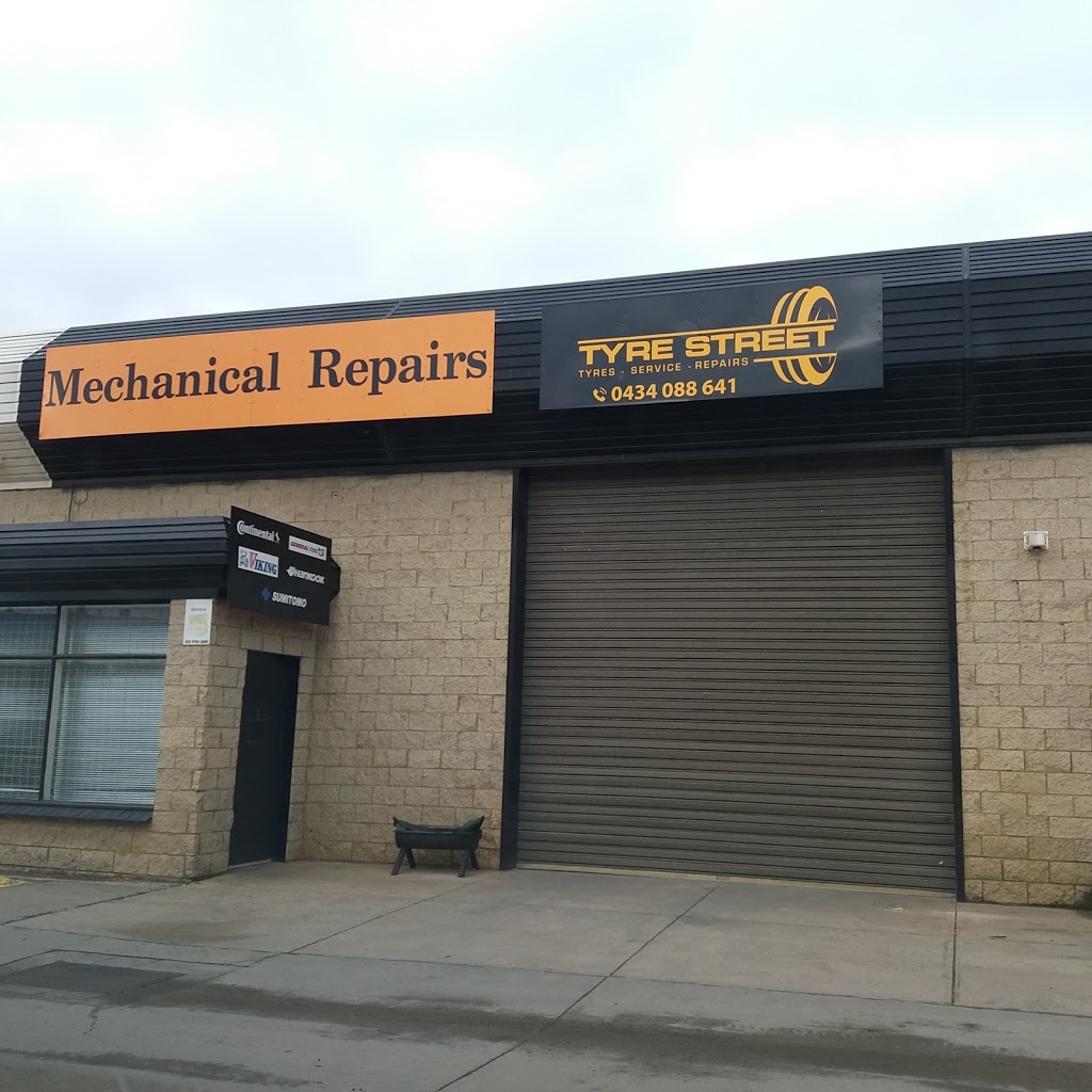 Tyre Street Pty Ltd | car repair | 5/25-35 Cranbourne Rd, Narre Warren VIC 3805, Australia | 0434088641 OR +61 434 088 641