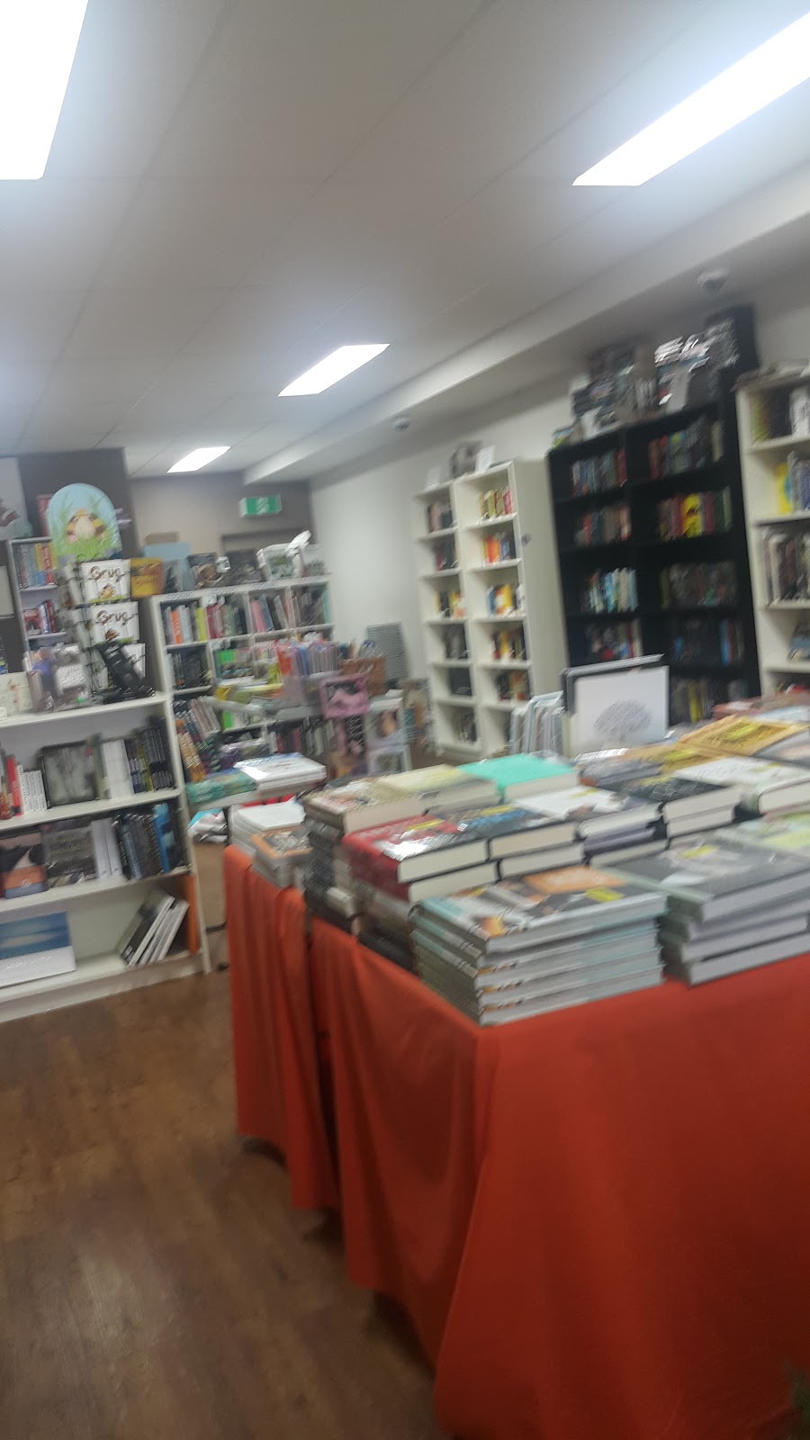 Turn The Page | book store | 40A Thompson Ave, Cowes VIC 3922, Australia | 0359521444 OR +61 3 5952 1444