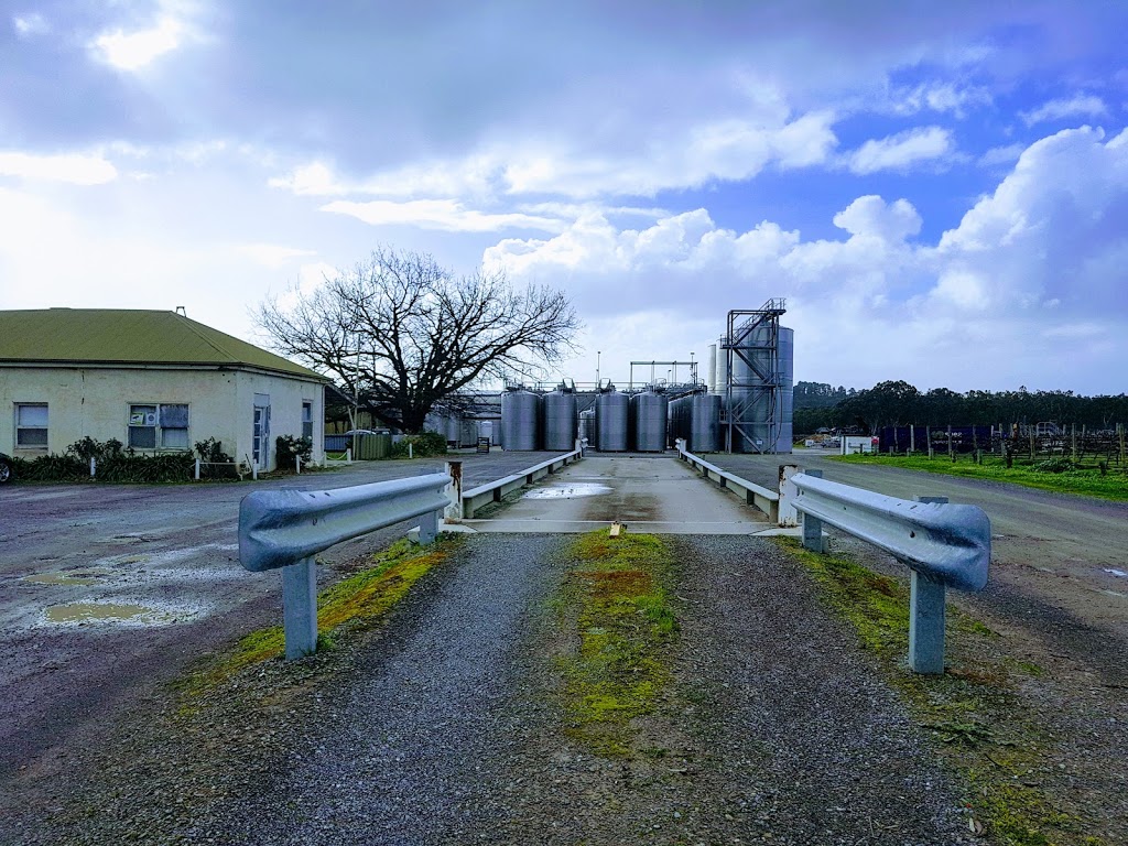 Tinlins Winery Cellar Door | store | 271 Kangarilla Rd, McLaren Flat SA 5171, Australia | 0883238649 OR +61 8 8323 8649