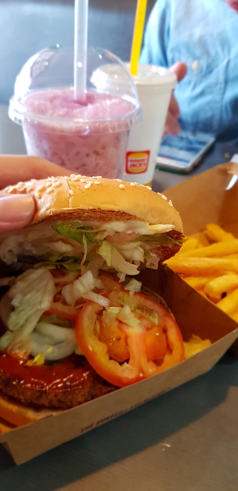 Hungry Jacks Tamworth | restaurant | 561 Peel St, Tamworth NSW 2340, Australia | 0267663611 OR +61 2 6766 3611