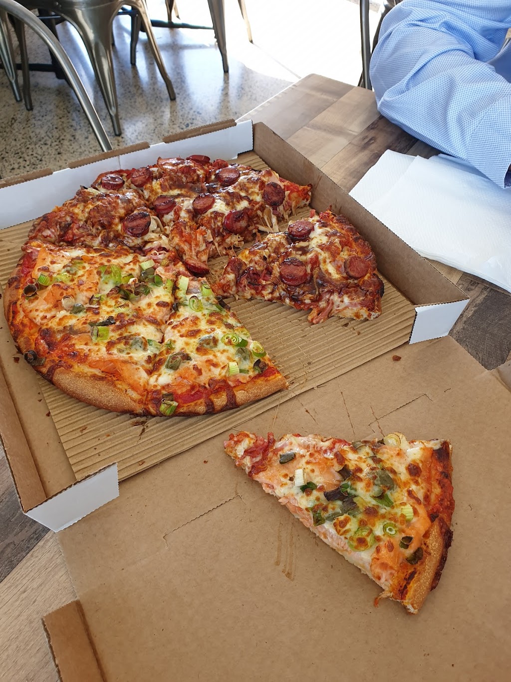 Blue Tongue Pizza, Pasta & Ribs | 14 Matilda Ave, Wollert VIC 3750, Australia | Phone: (03) 9424 2292