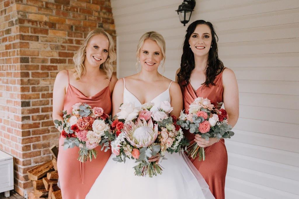 Rogue Makeup | Tamborine Oxenford Rd, Tamborine Mountain QLD 4271, Australia | Phone: 0437 070 684