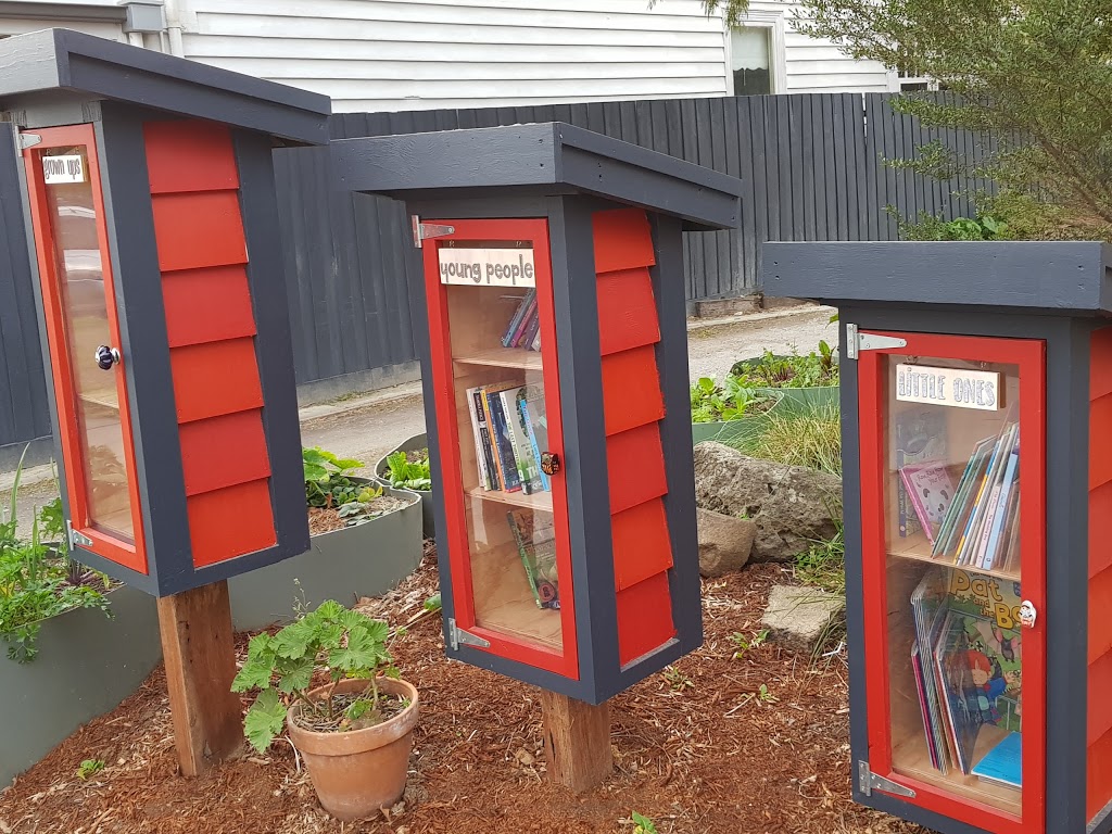 Little Free Library | park | 78 St Leonards Rd, Ascot Vale VIC 3032, Australia