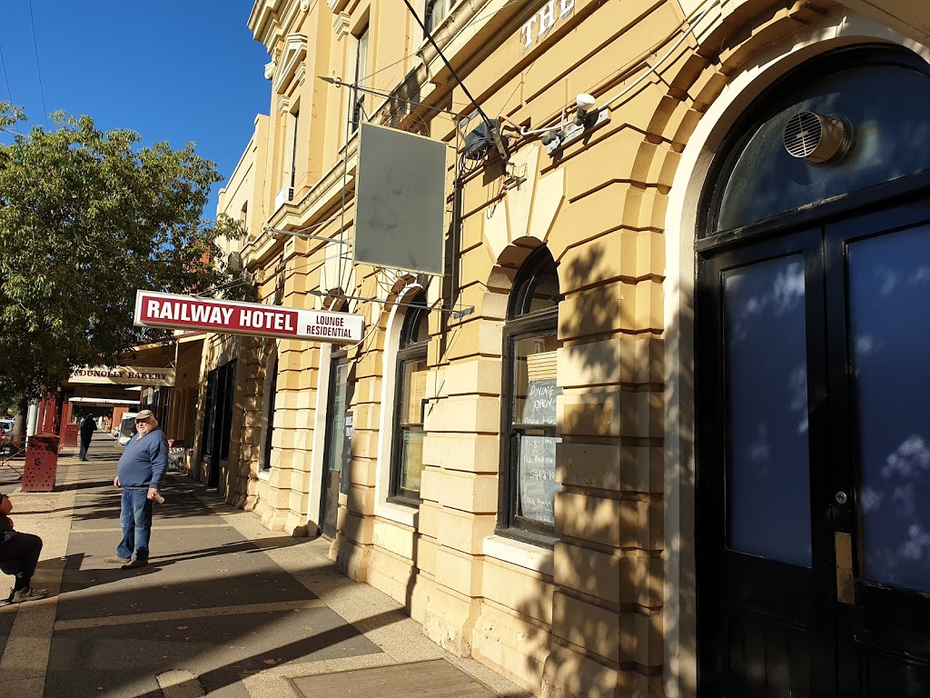 Railway Hotel | bar | 101 Broadway, Dunolly VIC 3472, Australia | 54681013 OR +61 54681013