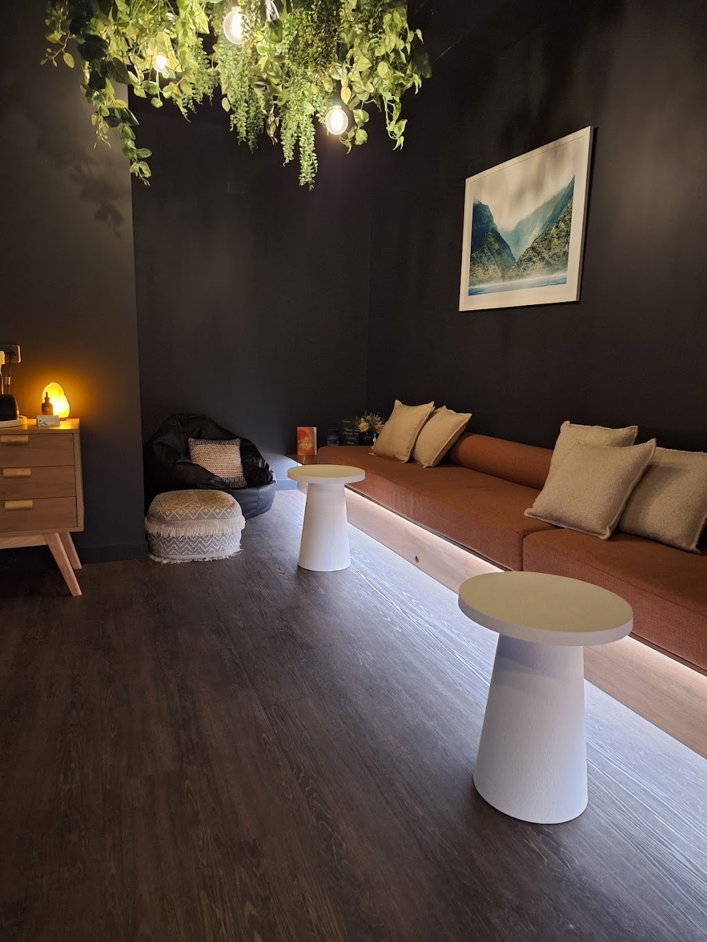 City Cave Southport | Shop 3/201 Ferry Rd, Southport QLD 4215, Australia | Phone: 0499 246 696