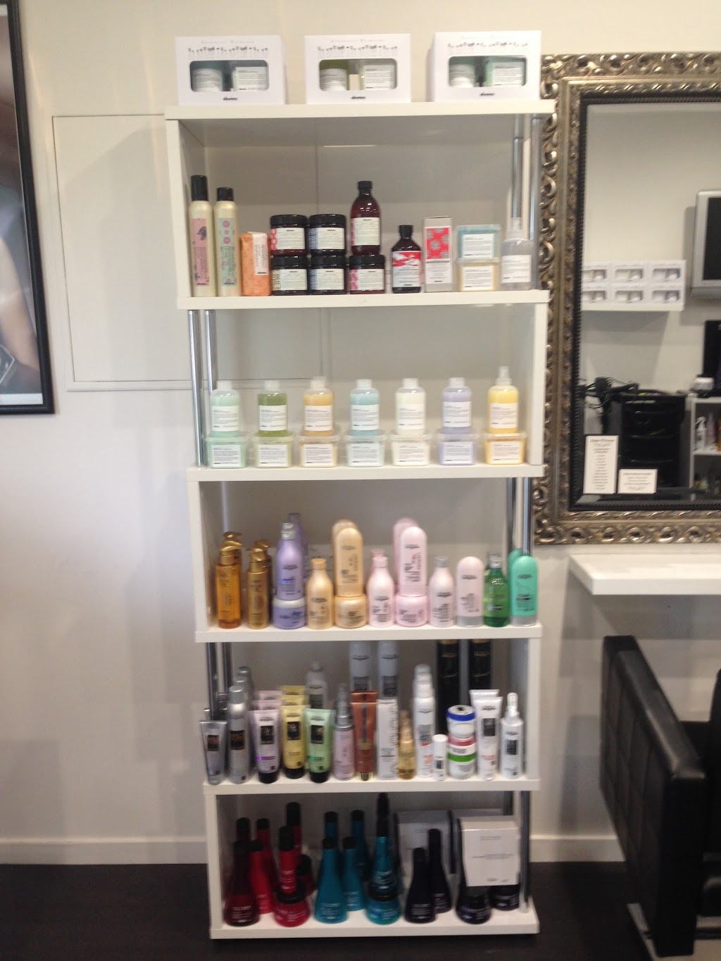 Studio 15 Korora | hair care | 15 James Small Dr, Korora NSW 2450, Australia | 0468800957 OR +61 468 800 957