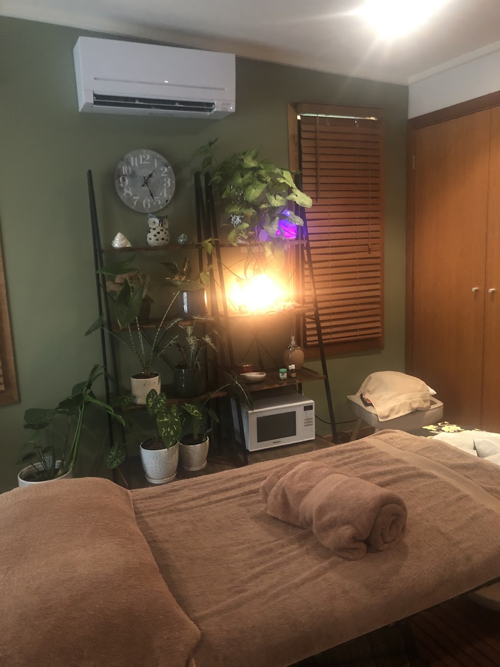 Ripples Remedial Massage |  | 14 Arkan Ave, Woolgoolga NSW 2456, Australia | 0421005455 OR +61 421 005 455