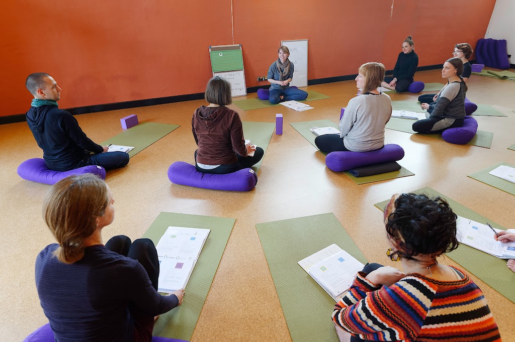 Sacred Seeds Yoga (Bija Yoga) | 7 Beach Rd, Sandy Bay TAS 7005, Australia | Phone: 0401 054 003