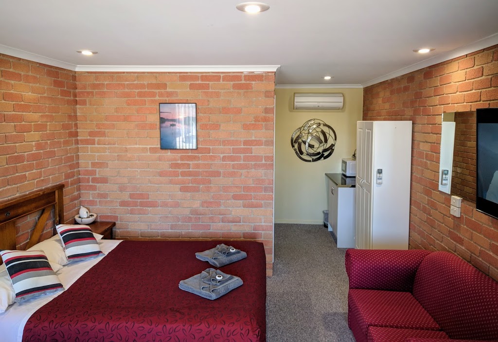 Travellers Inn Kaniva Motel | lodging | 134 Commercial St E, Kaniva VIC 3419, Australia | 0353922930 OR +61 3 5392 2930