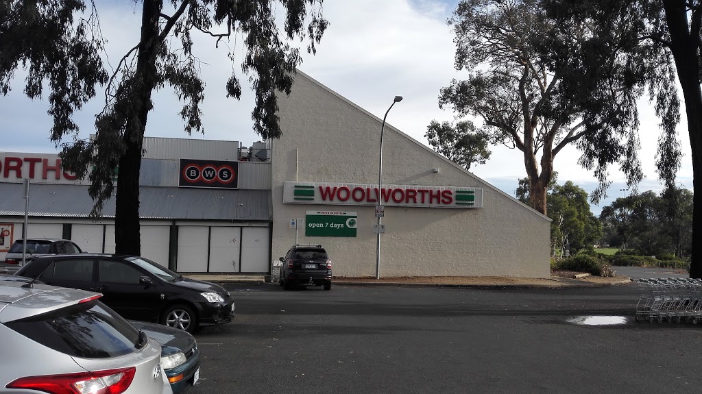 Woolworths | supermarket | 2 Primmer Ct, Kambah ACT 2902, Australia | 0261329831 OR +61 2 6132 9831