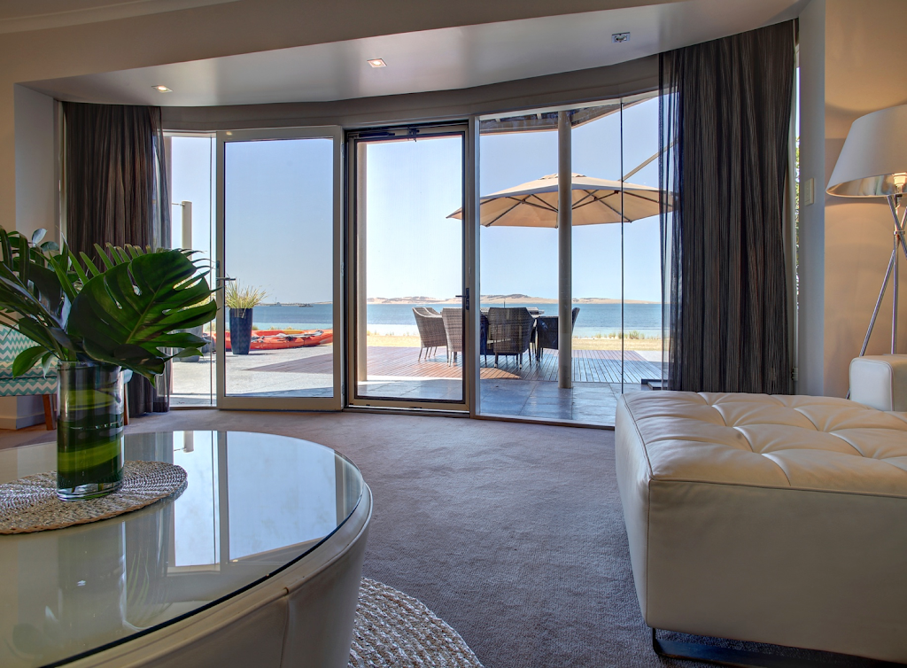 South Point Beach House | 2/16 S Point Dr, Port Lincoln SA 5606, Australia | Phone: 0428 877 488