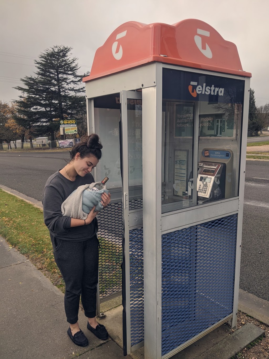 Telstra Payphone | 106 Day Ave, Omeo VIC 3898, Australia | Phone: 1800 011 433