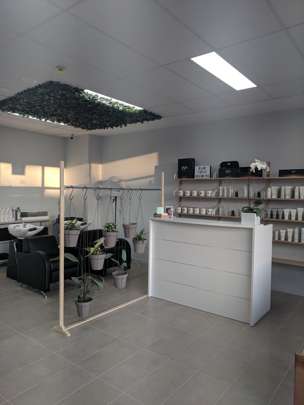 Grassroots Holistic Grooming | hair care | shop 2/1 Stuart St, Helensburgh NSW 2508, Australia | 0438327529 OR +61 438 327 529