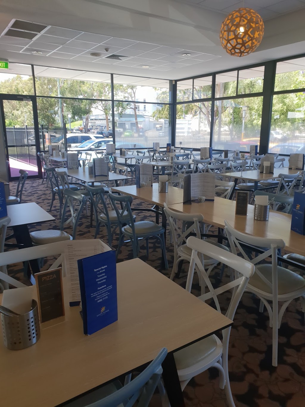 Blue Swimmer Bistro | restaurant | 118 Soldiers Point Rd, Soldiers Point NSW 2317, Australia | 0249847756 OR +61 2 4984 7756
