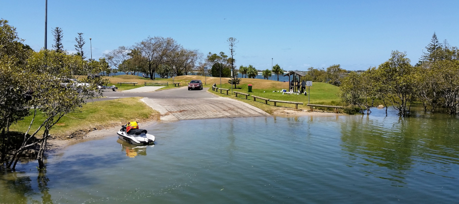 Gold Coast Fishing Spots - Len Fox Park | park | Marine Parade, Southport QLD 4215, Australia