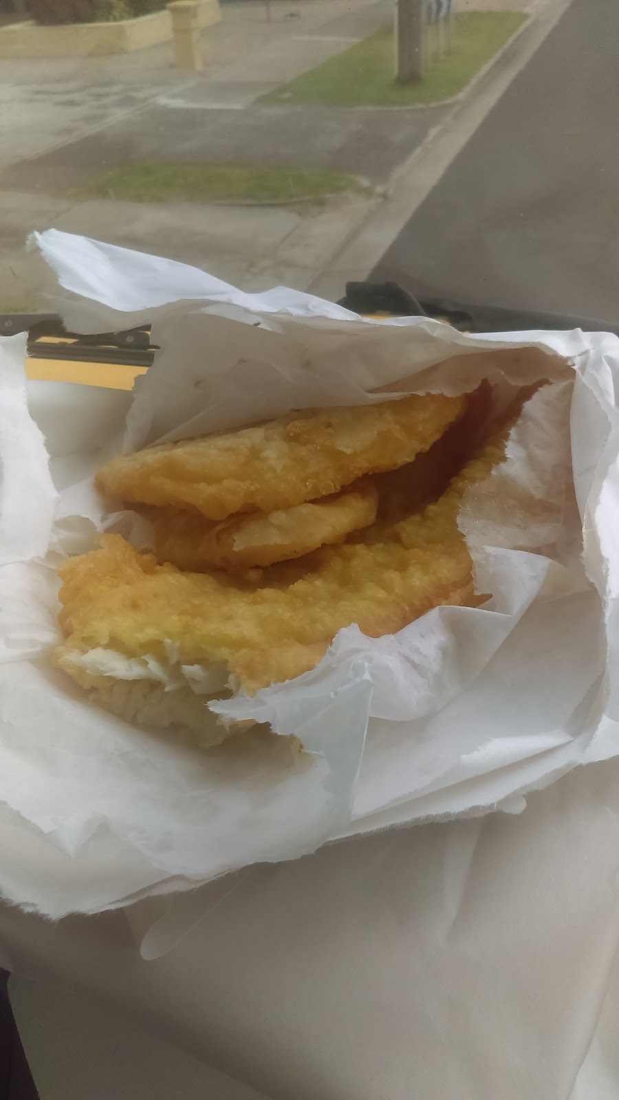 Barra Fish & Chips | meal takeaway | 2 South Ave, Altona Meadows VIC 3028, Australia | 0393608368 OR +61 3 9360 8368