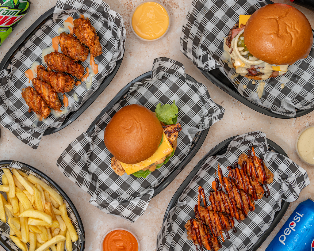 Crispy Lettuce Burgers & Fried Chicken ( Elermore Vale ) | 138 Croudace Rd, Elermore Vale NSW 2287, Australia | Phone: (02) 4072 3299