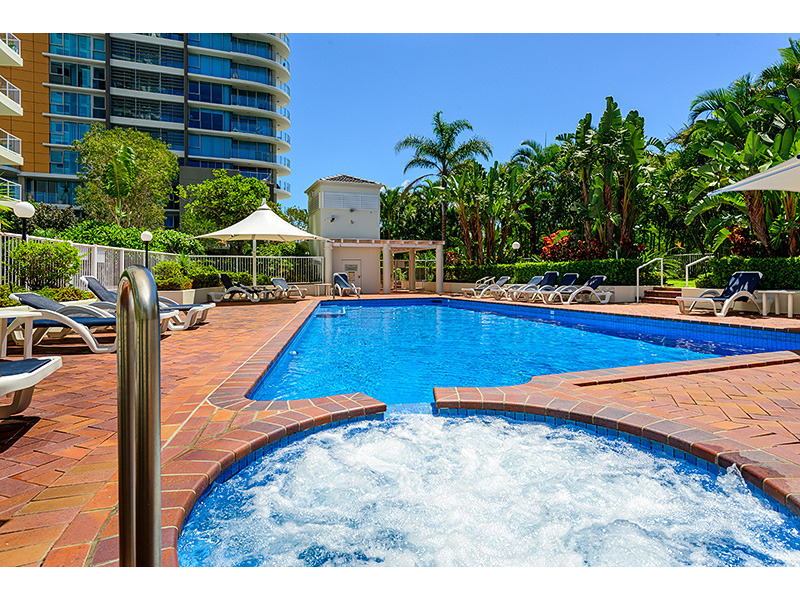 The Crest Apartments | lodging | 15/21 Breaker St, Main Beach QLD 4217, Australia | 0755526200 OR +61 7 5552 6200