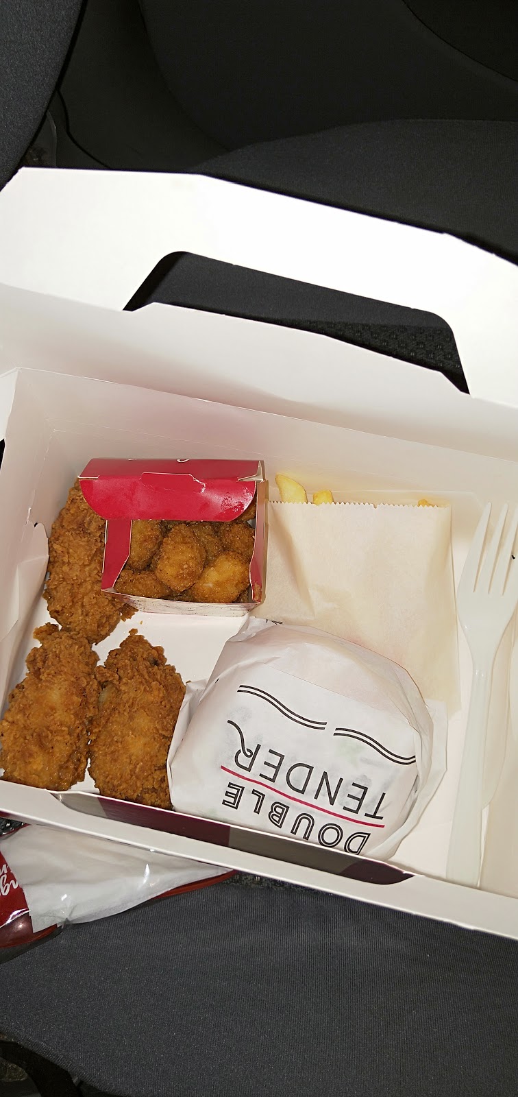 KFC Tarneit | meal takeaway | 410 Derrimut Rd, Tarneit VIC 3029, Australia | 0397483170 OR +61 3 9748 3170