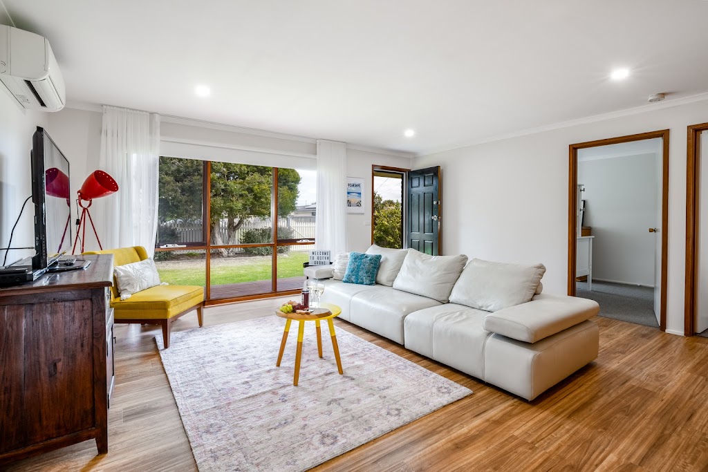 Paws by the Sea | 13 Loch Ard Dr, Ocean Grove VIC 3226, Australia | Phone: 0413 847 674
