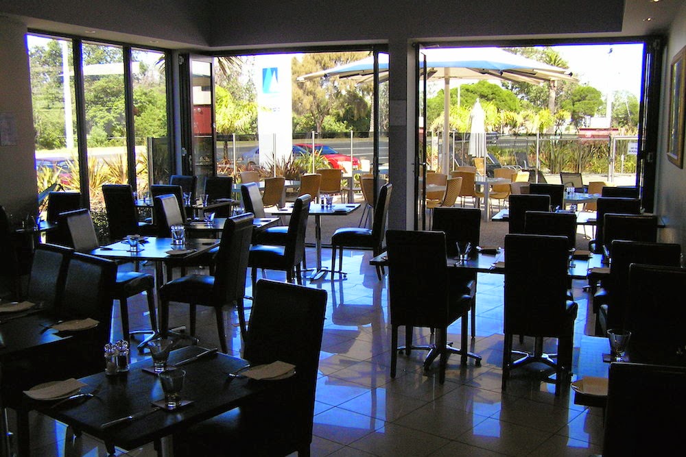 Espy Bar and Eatery | restaurant | 1 Esplanade, Lakes Entrance VIC 3909, Australia | 0351509698 OR +61 3 5150 9698
