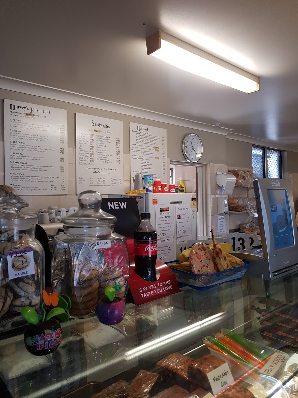 Harveys Cafe | 5 Abdon Cl, Bennetts Green NSW 2290, Australia | Phone: (02) 4948 0088