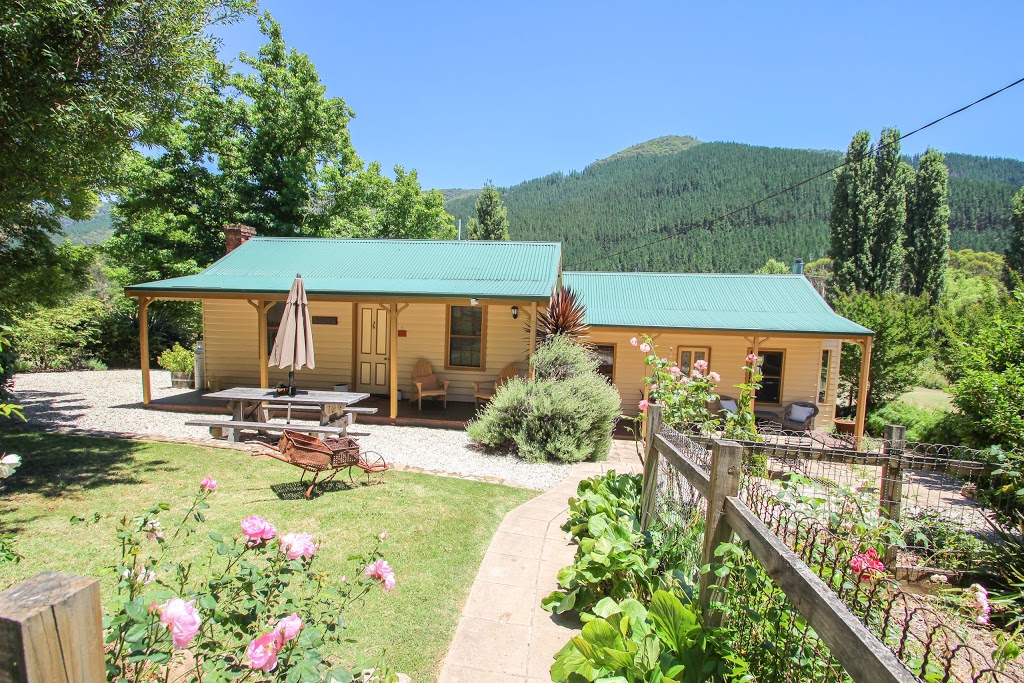Mill Cottage | lodging | Morses Creek Rd, Wandiligong VIC 3741, Australia | 0357592555 OR +61 3 5759 2555