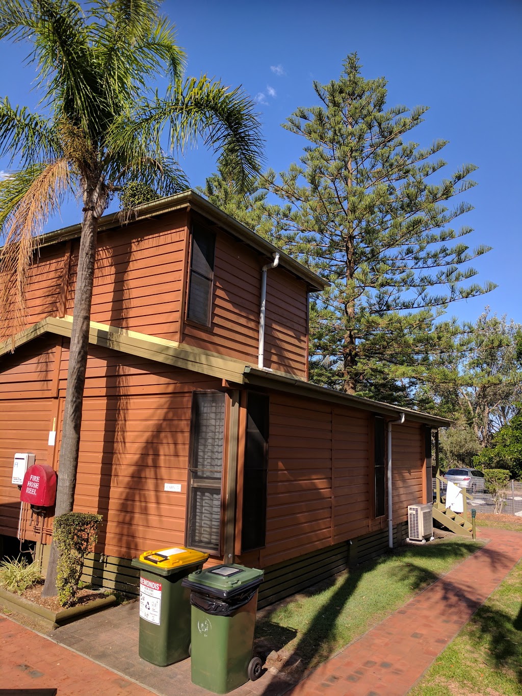 Shelly Beach Holiday Park | lodging | 2 Bateau Bay Rd, Bateau Bay NSW 2261, Australia | 0243321107 OR +61 2 4332 1107