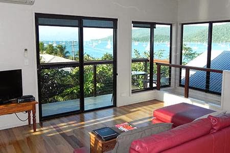 Airlie Waterfront Bed and Breakfast | Broadwater Ave, Airlie Beach QLD 4802, Australia | Phone: (07) 4946 7631