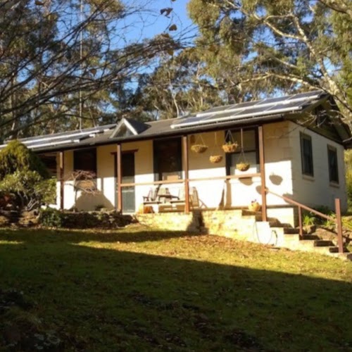 Mirimiri | lodging | 137 Waratah Rd, Wentworth Falls NSW 2782, Australia | 0439606149 OR +61 439 606 149