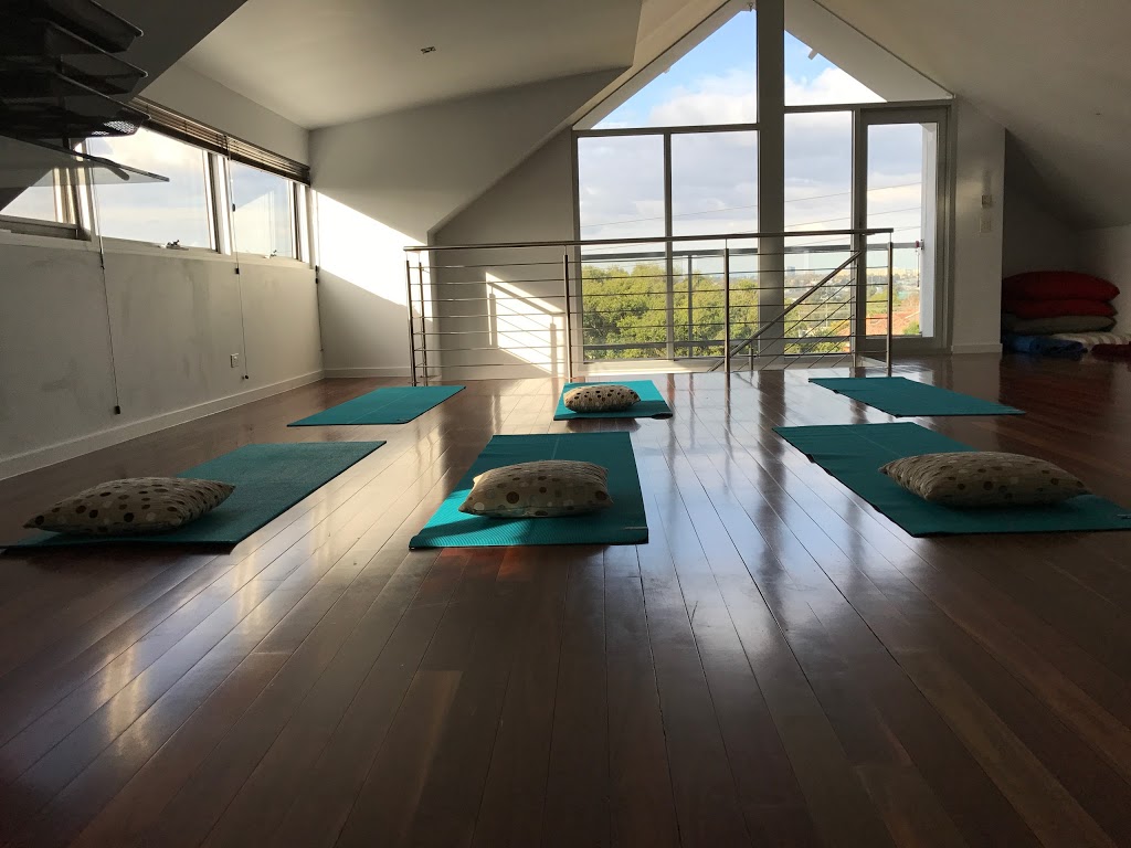Prasanna Chitta Yoga | gym | 12 Warrs Rd, Maribyrnong VIC 3032, Australia | 0412185006 OR +61 412 185 006