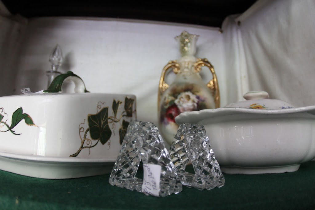 Urunga Antiques & Collectables | furniture store | 7 Baylon Drive, Raleigh, NSW 2455, Australia | 0448635385 OR +61 448 635 385