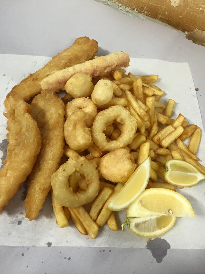 champions lake fish and chips | Shop 7/125 Westfield Rd, Camillo WA 6111, Australia | Phone: 0452 433 583