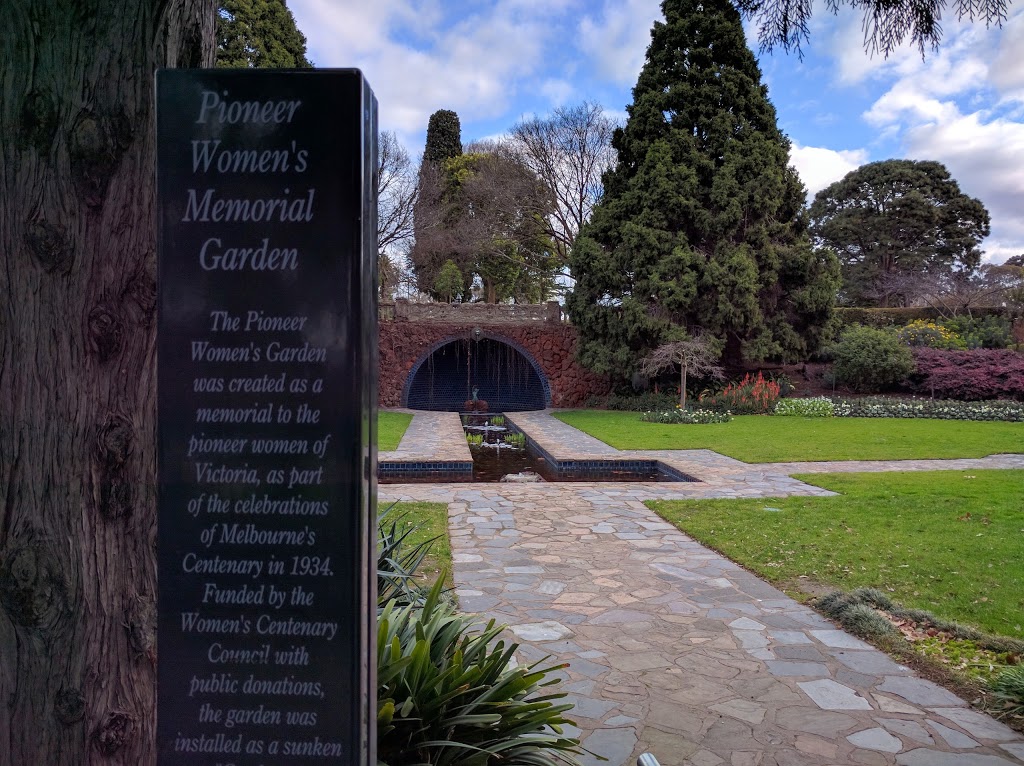 Pioneer Womens Memorial Garden | park | Alexandra Ave, Melbourne VIC 3004, Australia | 0396589658 OR +61 3 9658 9658