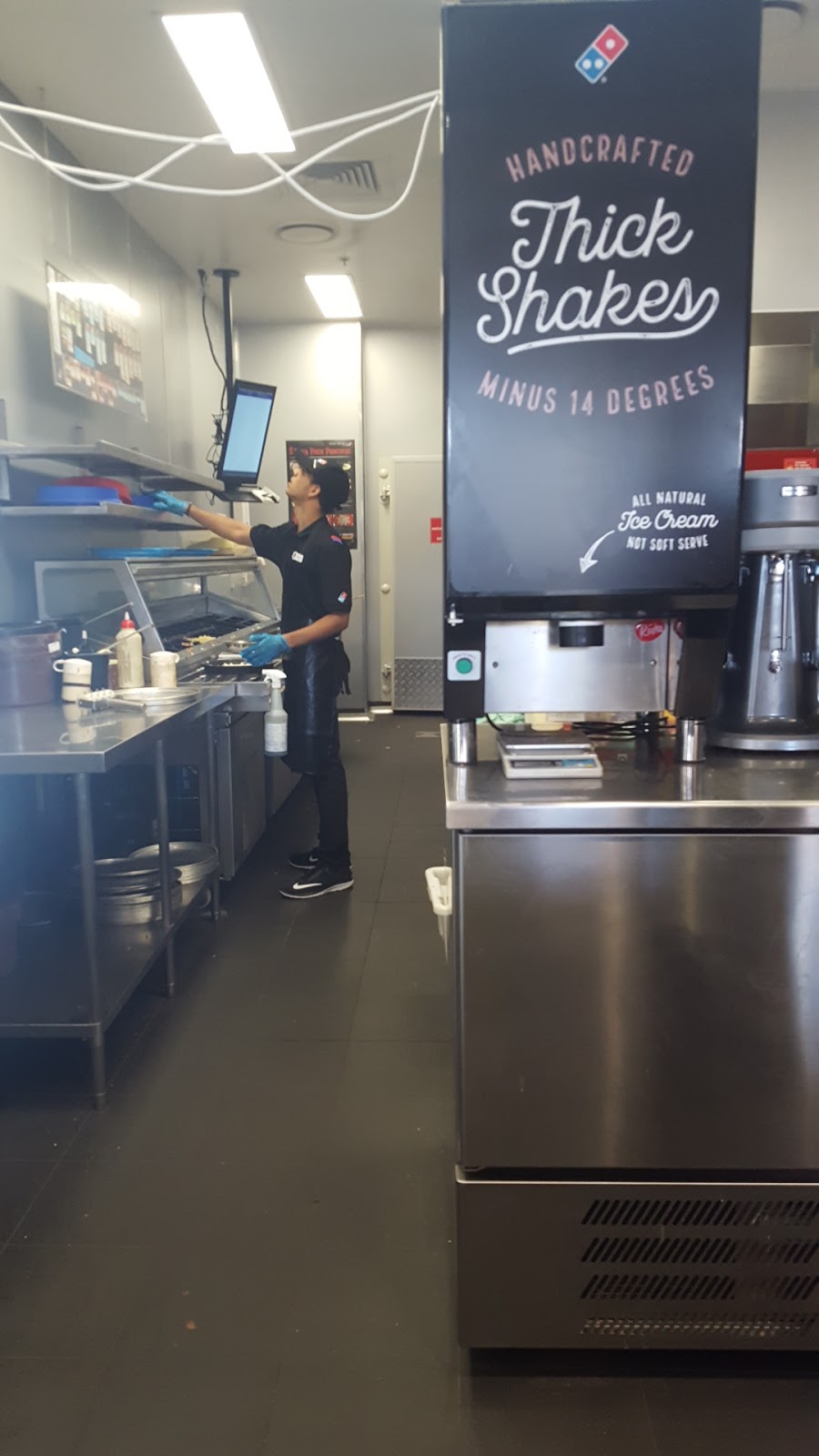 Dominos Pizza Glenmore Park NSW | meal takeaway | shop 7d/1-11 Town Terrace, Glenmore Park NSW 2745, Australia | 0247233320 OR +61 2 4723 3320